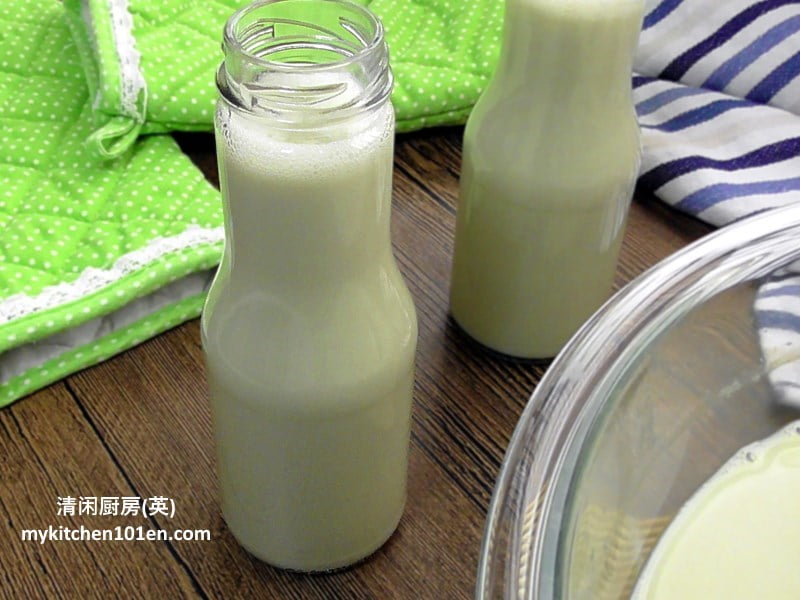 black-soybean-milk-mykitchen101en-feature1