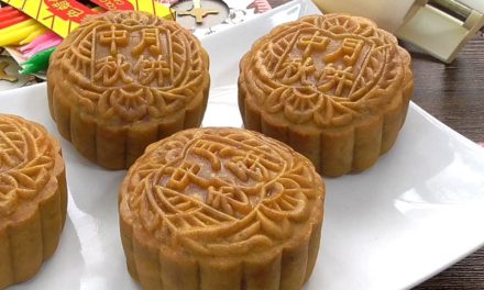 Making Traditional Mooncake with Lotus Seed Paste Filling