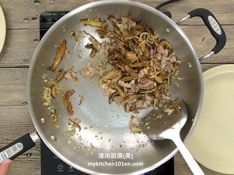 Bang Kuang Char/Jiu Hu Char (StirFried Jicama with Cuttlefish