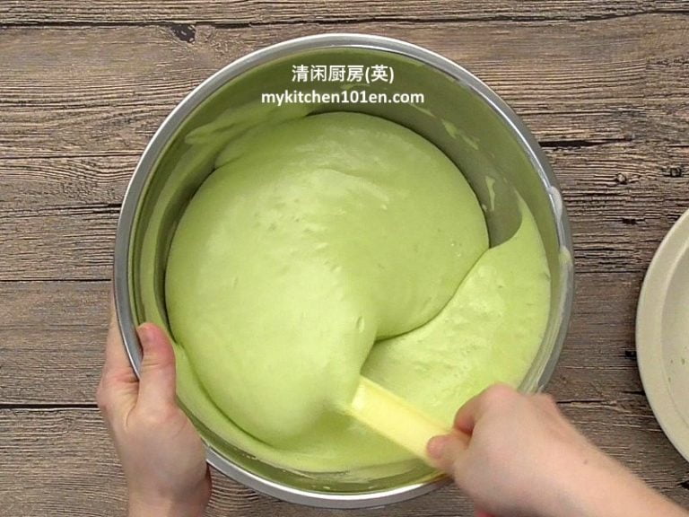 Easy Pandan Rice Cooker Sponge Cake