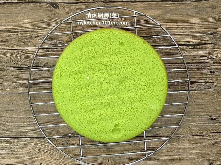 Easy Pandan Rice Cooker Sponge Cake