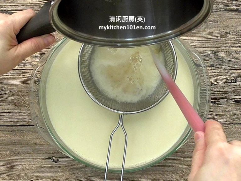 Smooth Chilled Tau Fu Fa (Soy Pudding without Gypsum Powder