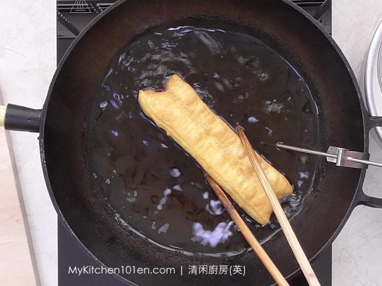 Chinese Breadstick (Youtiao/Cakoi) Recipe - MyKitchen101en.com