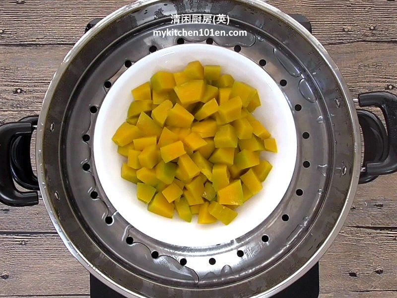 Steamed Pumpkin Cake