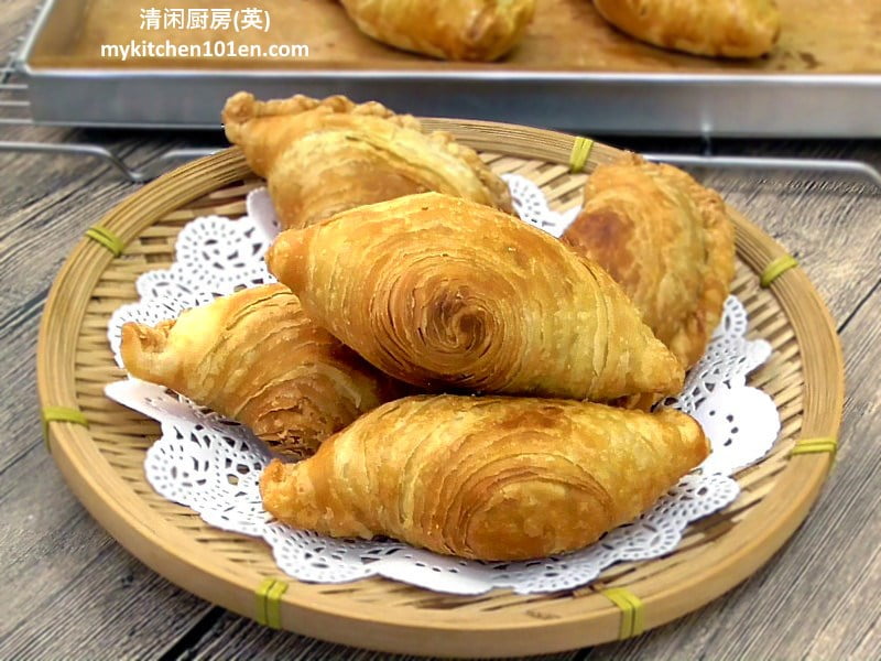 Spiral Curry  Puff  Karipap Pusing  Deep Fried or Baked 