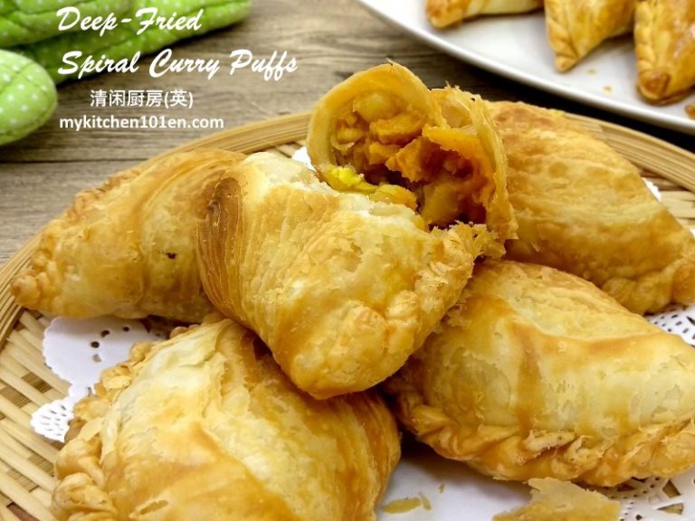 Delicious Spiral Curry Puff (Karipap Pusing) DeepFried or Baked