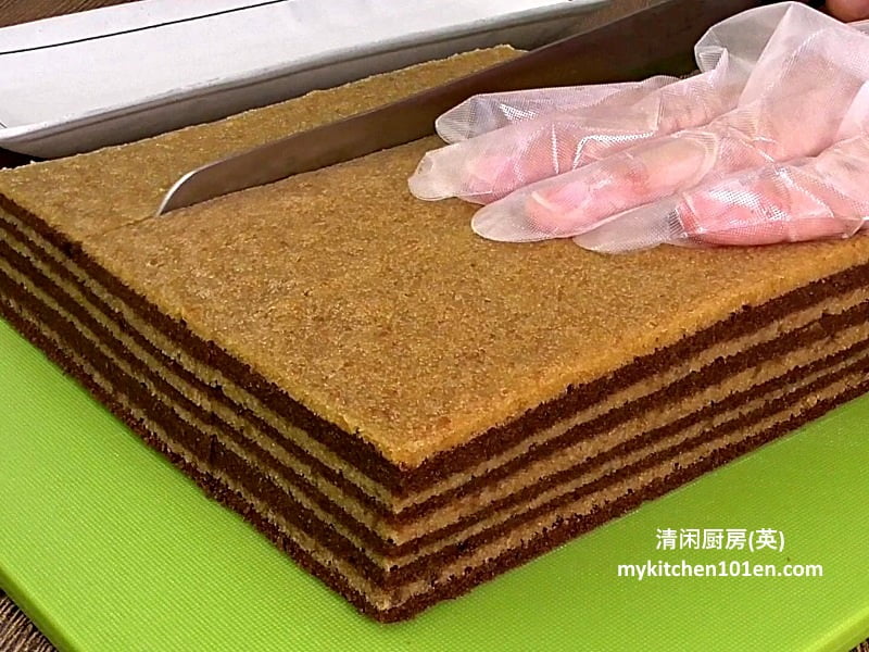 Layered cake made with cream cracker