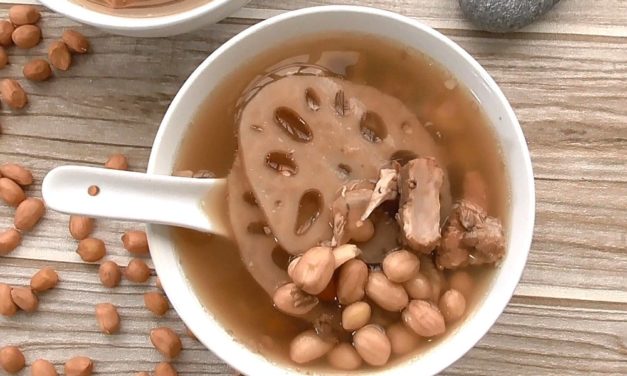 Lotus Root Peanut Pork Rib Soup – Super Easy Soup Recipe (莲藕排骨花生汤)
