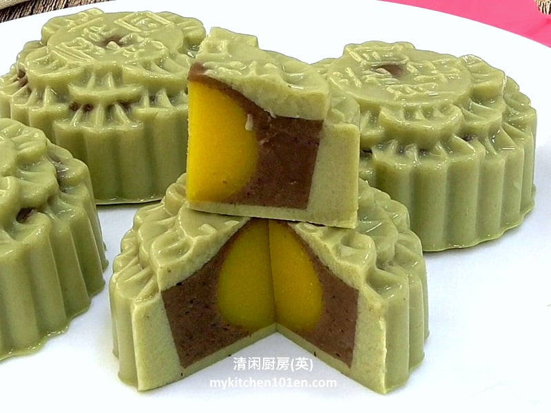 Matcha (Japanese Green Tea) Red Bean Agar-Agar Jelly Mooncakes |  MyKitchen101en.com