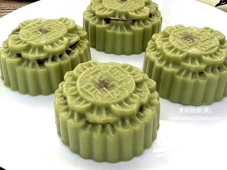 Matcha (Japanese Green Tea) Red Bean AgarAgar Jelly Mooncakes
