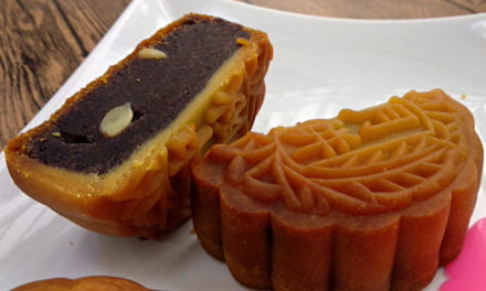 Making A Traditional Chinese Red Bean Mooncake – Classic Flavour
