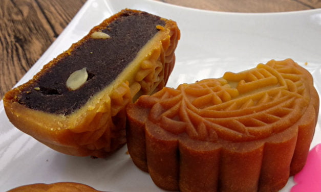 Making A Traditional Red Bean Mooncake – Classic Flavour