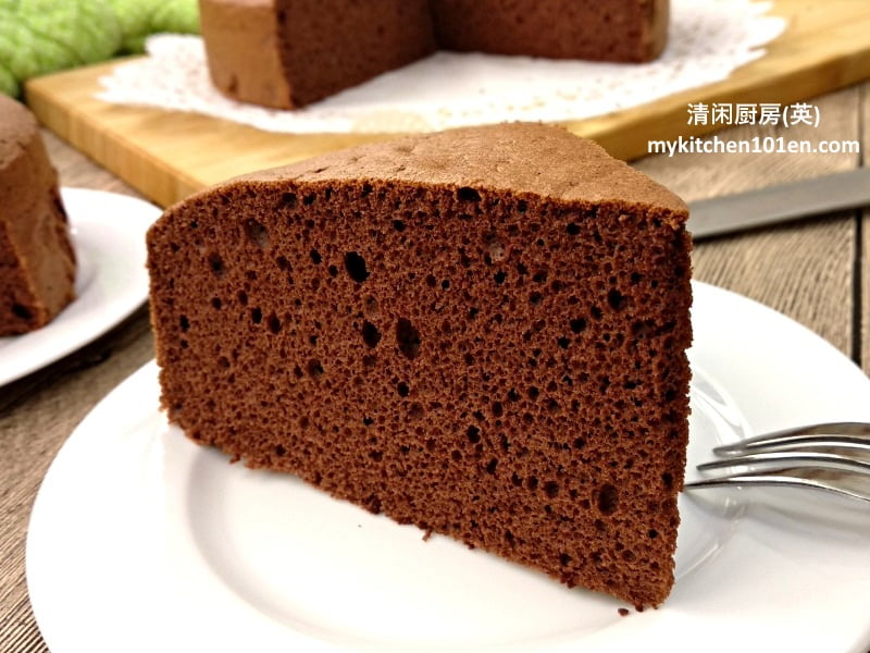 Chocolate sponge cake Recipe by Samantha B - Cookpad