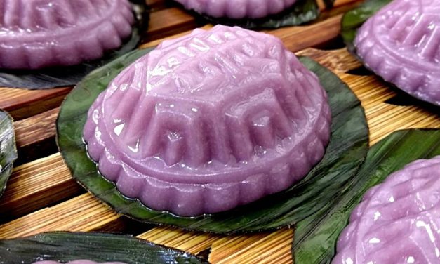 Beautiful Purple Sweet Potato Angku Kuih (Savoury Mung Bean Paste)