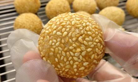 How to Make the Crispy Fried Sesame Balls (Jian Dui)