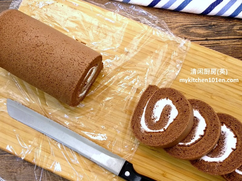 Soft Moist Chocolate Swiss Roll Cake-Won't Crack when Rolled Up