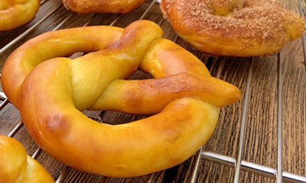 Irresistible Treat – How to Make the Famous Soft Pretzel at Home from Scratch