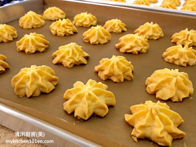 Melt-In-Mouth Salted Egg Yolk Butter Cookies 