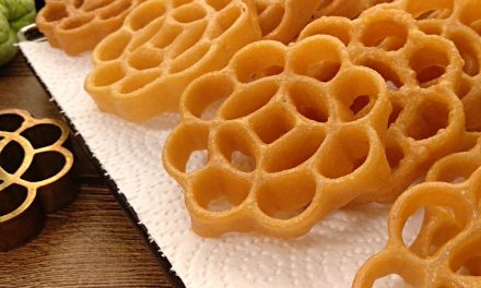 Crispy Rosette Cookies (Kuih Loyang, Honeycomb Cookies)