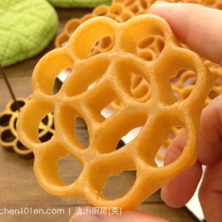 Honeycomb Cookies (Kuih Loyang, Rosette Cookies)