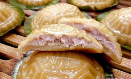 Kuih Pulut Tekan/Pulut Tai Tai (Pressed Glutinous Rice 