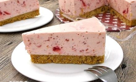 Chilled Strawberry Yogurt Cheesecake (No-Bake Strawberry Cheesecake)