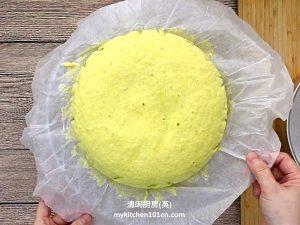 Steamed Sponge Cake with Pandan