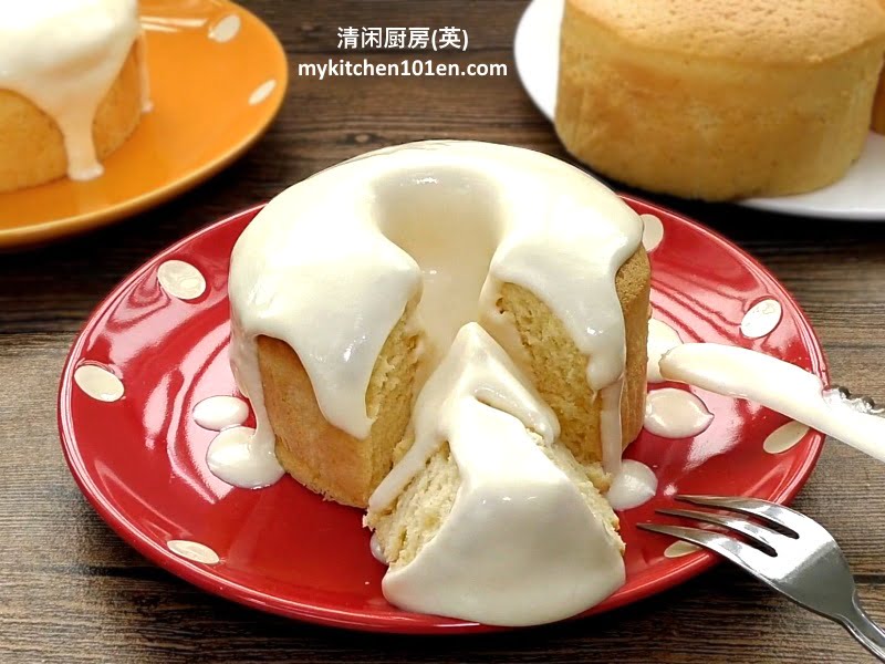 Lemon Sponge Cake with Cream Cheese Cream Topping