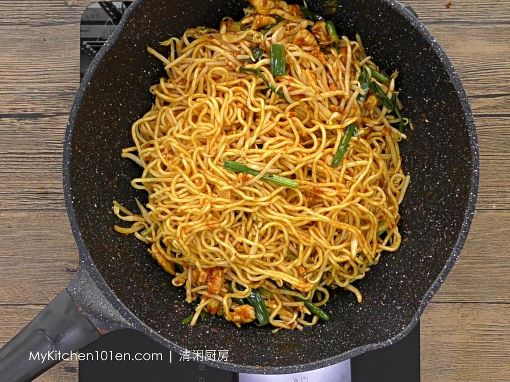 Spicy Stir-fry Noodle (Mee Goreng)