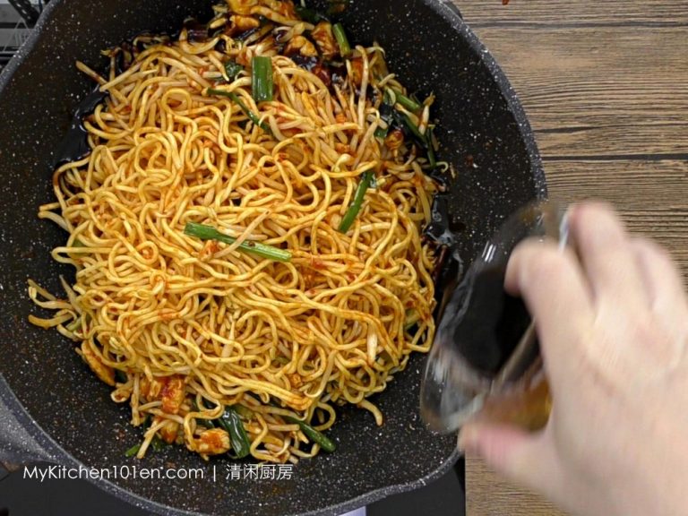 Spicy Stir fry Noodles (Mee Goreng Pedas) Lots of Heat