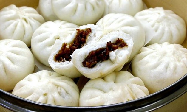Beautiful Char Siew Pao/ Cha Shao Bao (BBQ Pork Chinese Steamed Bun)- with Juicy Filling