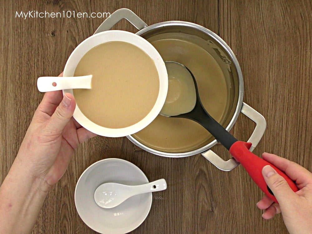 walnut-cream-based-sweet-soup-dessert-mykitchen101en