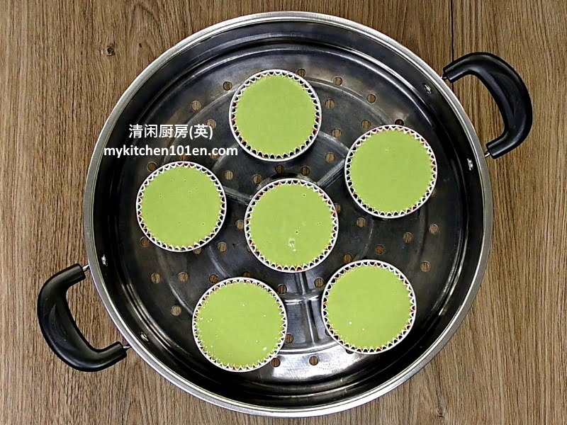 Pandan Huat Kuih with Coconut Milk