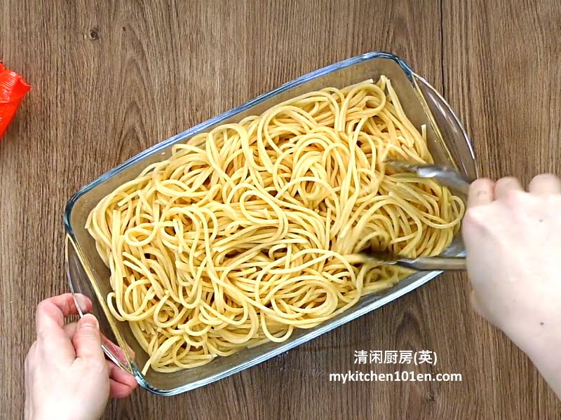 Spaghetti with Tomato Chicken Sauce