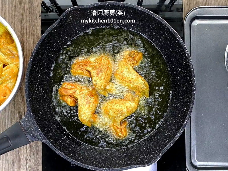 Deep-Fried Chicken Wings with Turmeric