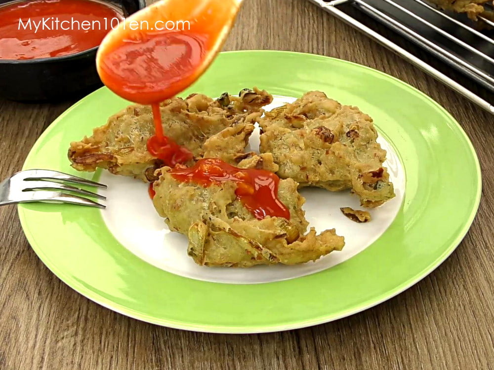 Anchovy fritters (Cucur Ikan Bilis)