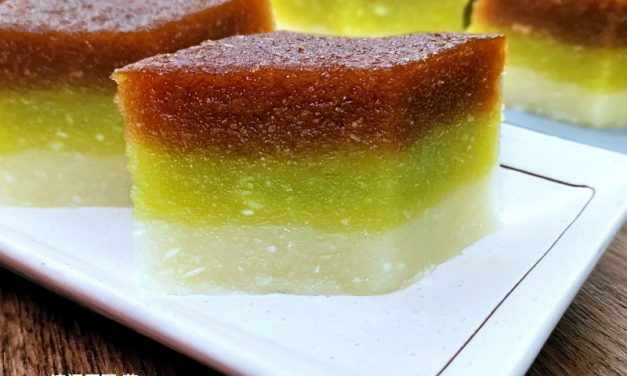 Steamed Natural Tricolour Cassava/Tapioca Kuih (Eggless Version)