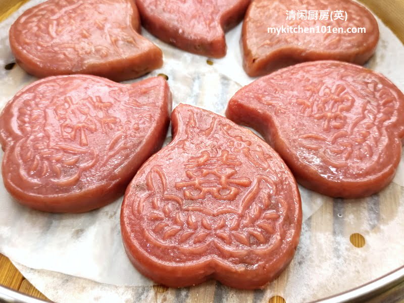 Teochew Red Peach Rice Kuih with natural red colouring