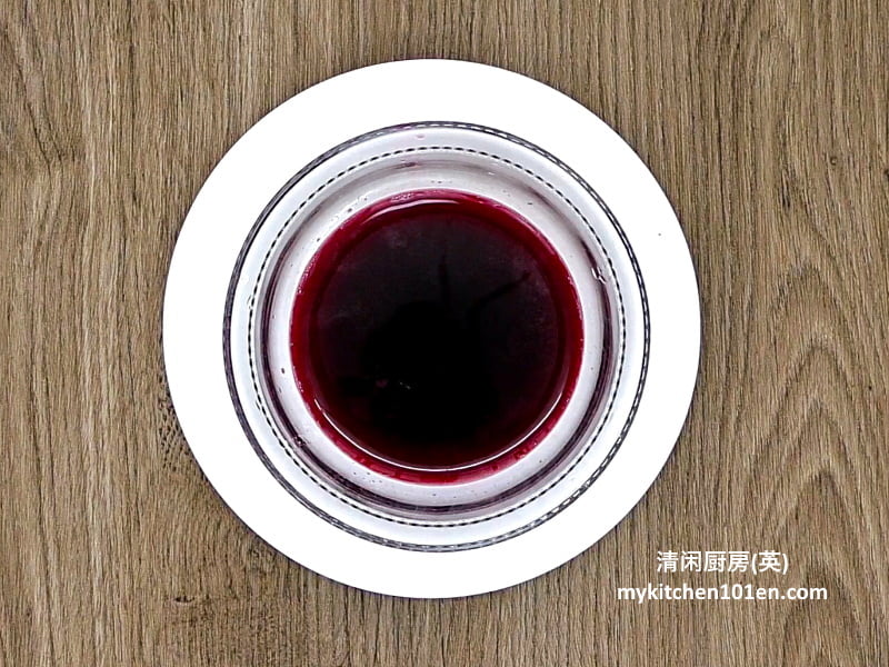 Teochew Red Peach Rice Kuih with natural red colouring