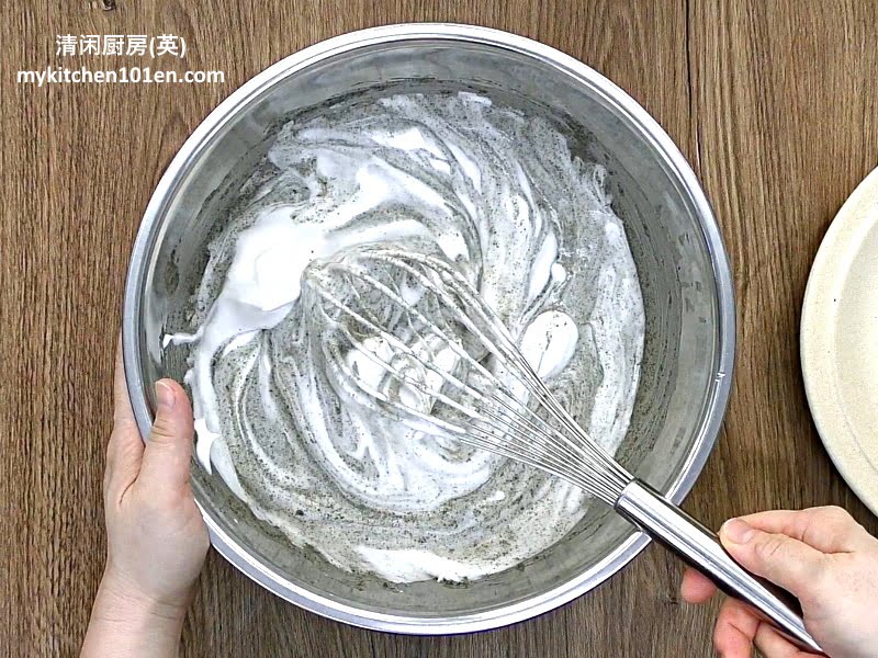 Chiffon Cake with Black Sesame