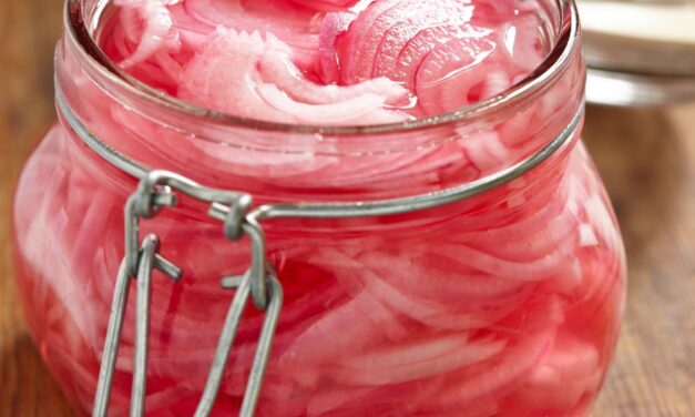 Guide to Pickling Onions at Home – Recipes, Tips, and Tasty Ideas