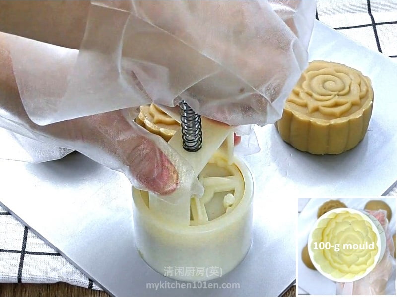 coffee snow skin mooncake