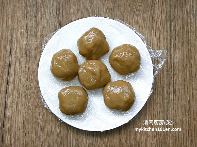 Coffee Snow Skin Mooncake