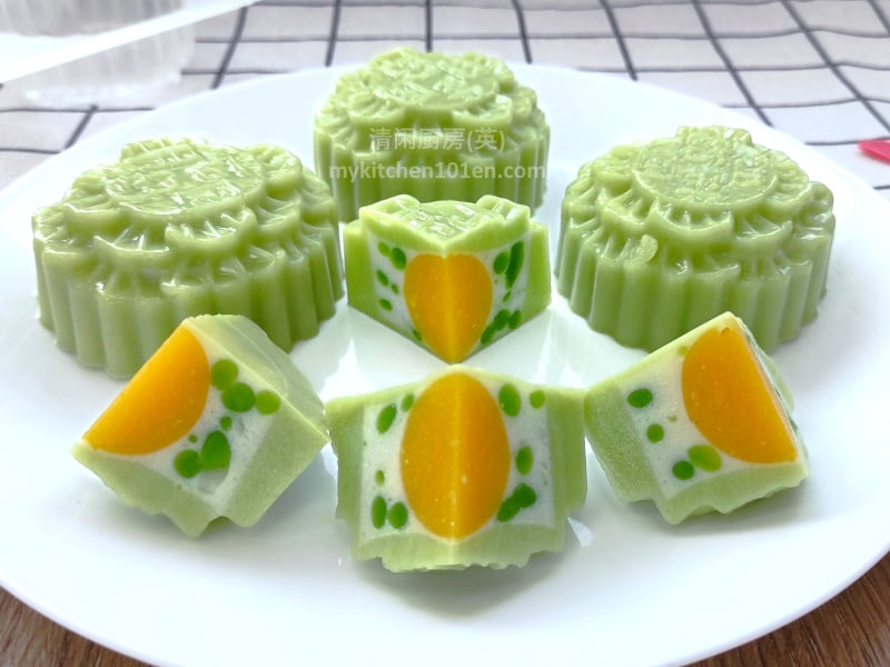 Pandan Agar-agar mooncake